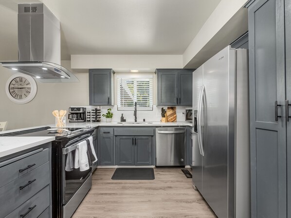 Fridge, microwave, oven, stovetop