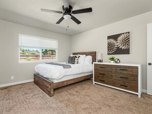 4 Schlafzimmer, Schreibtisch, Bügeleisen/Bügelbrett, kostenloses WLAN