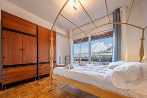 3 bedrooms, iron/ironing board, WiFi, bed sheets - SUPER ATTICO - Sea view and large terrace (Rapallo)