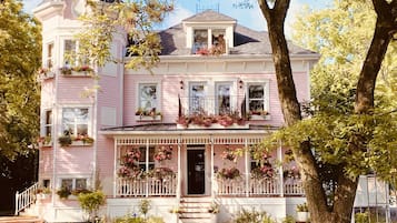 Overnatningsstedets facade