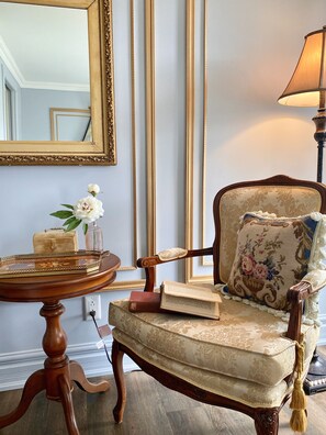 Royal Room, 1 Queen Bed, Terrace, Garden View | Egyptian cotton sheets, premium bedding, Tempur-Pedic beds, minibar - Maison Rose (Hudson)