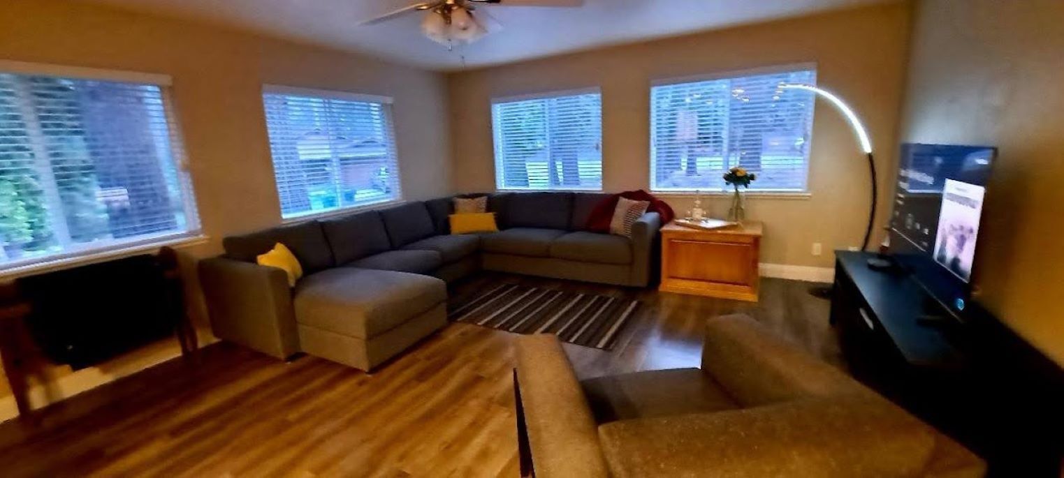 Stylish,  light filled, cottage in the trees, Tahoe close.