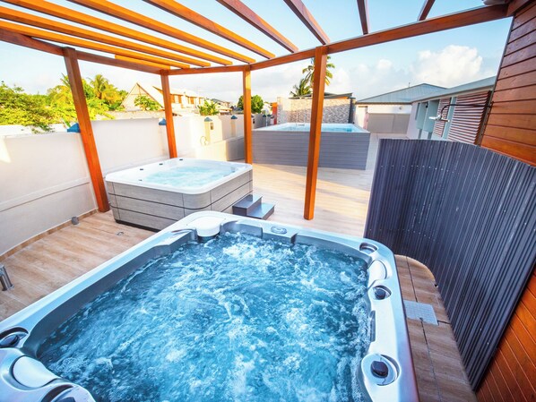 Terrace/patio - Escape in the heart of the city T3 Jacuzzis Sauna and swimming pool (Port-Louis)