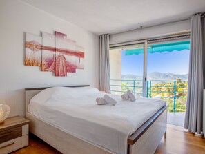 3 chambres, fer et planche Ă repasser, Wi-Fi, draps fournis