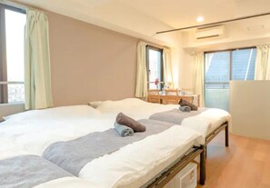 1 habitación, escritorio, tabla de planchar con plancha y wifi gratis 