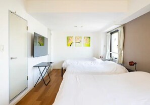 1 habitación, escritorio, tabla de planchar con plancha y wifi gratis 
