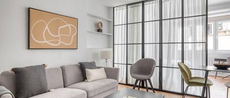 Télévision, chaîne hi-fi