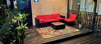 5 mins from Jfk and resorts world casino