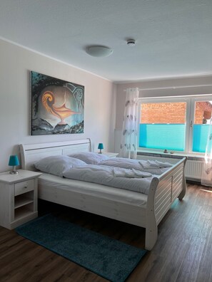 1 bedroom, desk, iron/ironing board, WiFi (free)