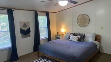 5 chambres, lit parapluie, Wi-Fi, draps fournis