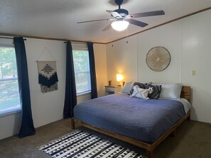 5 bedrooms, travel crib, WiFi, bed sheets - Catfish Bay Retreat at Lake Texoma (Kingston)