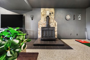 Interior - Gorgeous Private Apartment (Aliquippa)