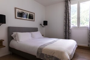 3 bedrooms, iron/ironing board, free WiFi