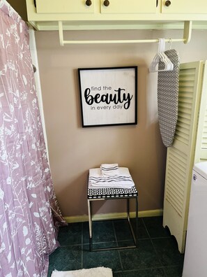 Interior - Adorable Studio with electrical fireplace (Waycross)