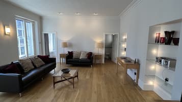 Fernseher, Stereoanlage