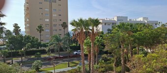 Central 2-Bed Apartment in Estepona Port