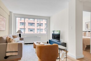 1 bedroom, iron/ironing board, WiFi, bed sheets - Hip Midtown East 1BR w/ DM & Elevator, near Bloomingdales, by Blueground (Midtown)
