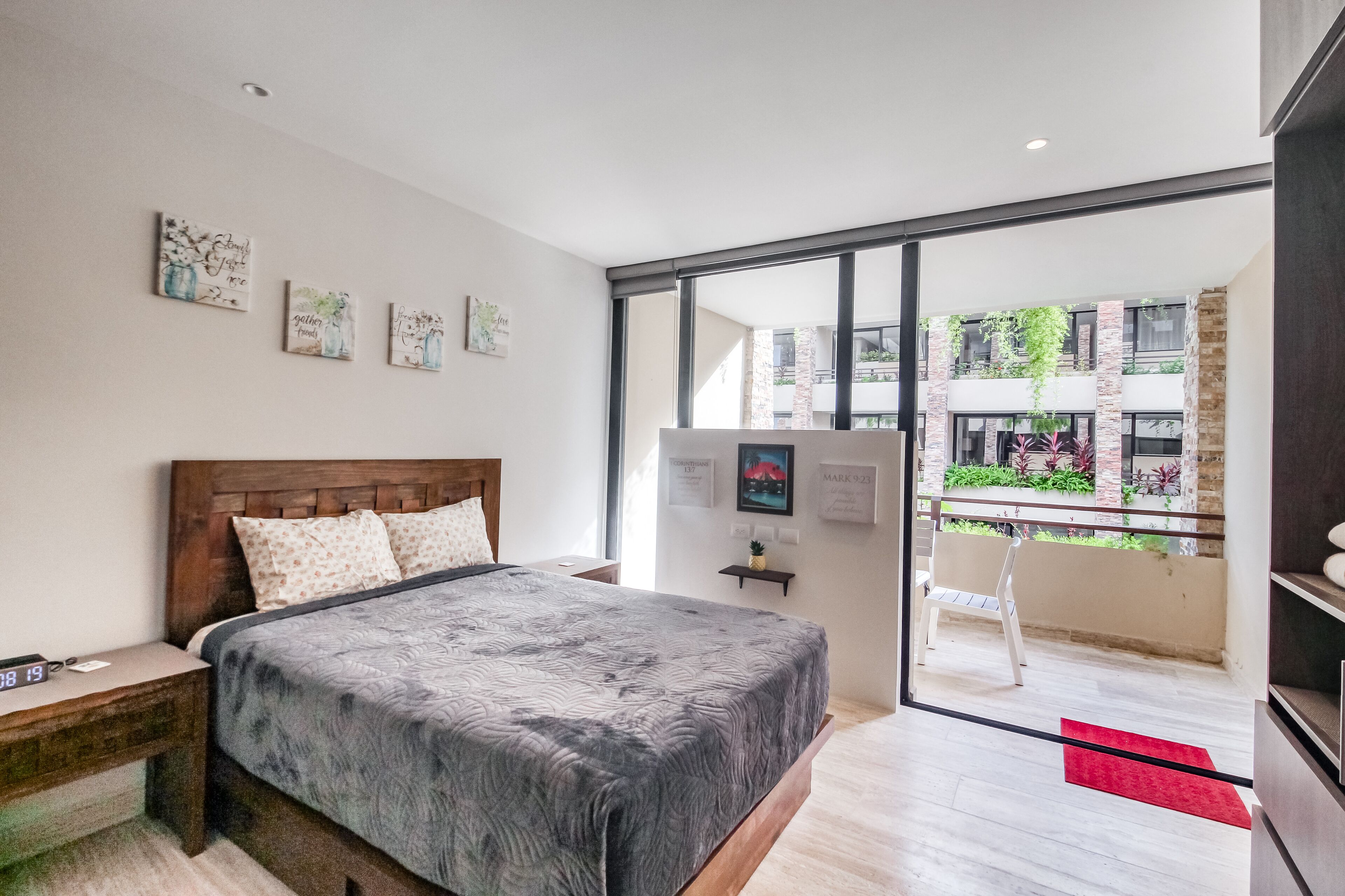 Accès Internet, draps fournis