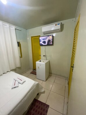 基础双人房 | 熨斗/熨板