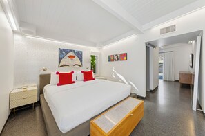 3 bedrooms, desk, iron/ironing board, travel crib - NEW! Enchanted Sunset-Luxury Zen Retreat (Palm Springs)