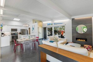 Interior - Sunset Glamour - Enchanting Luxury Zen Retreat (Palm Springs)