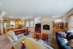 电视、壁炉、DVD 播放器、影片库