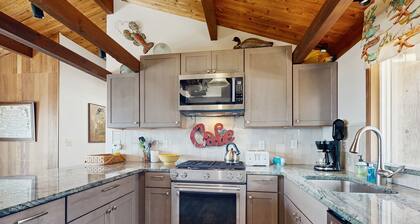 Dog-friendly ocean-view home with gas grill, deck, gas fireplace, washer/dryer