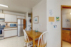 Fridge, microwave, oven, stovetop - Dog-friendly sunlit duplex - 1 block from ocean & perfect beach retreat (Manzanita)
