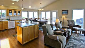 TV, fireplace, DVD player, books