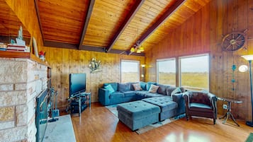 TV, fireplace, DVD player, table tennis
