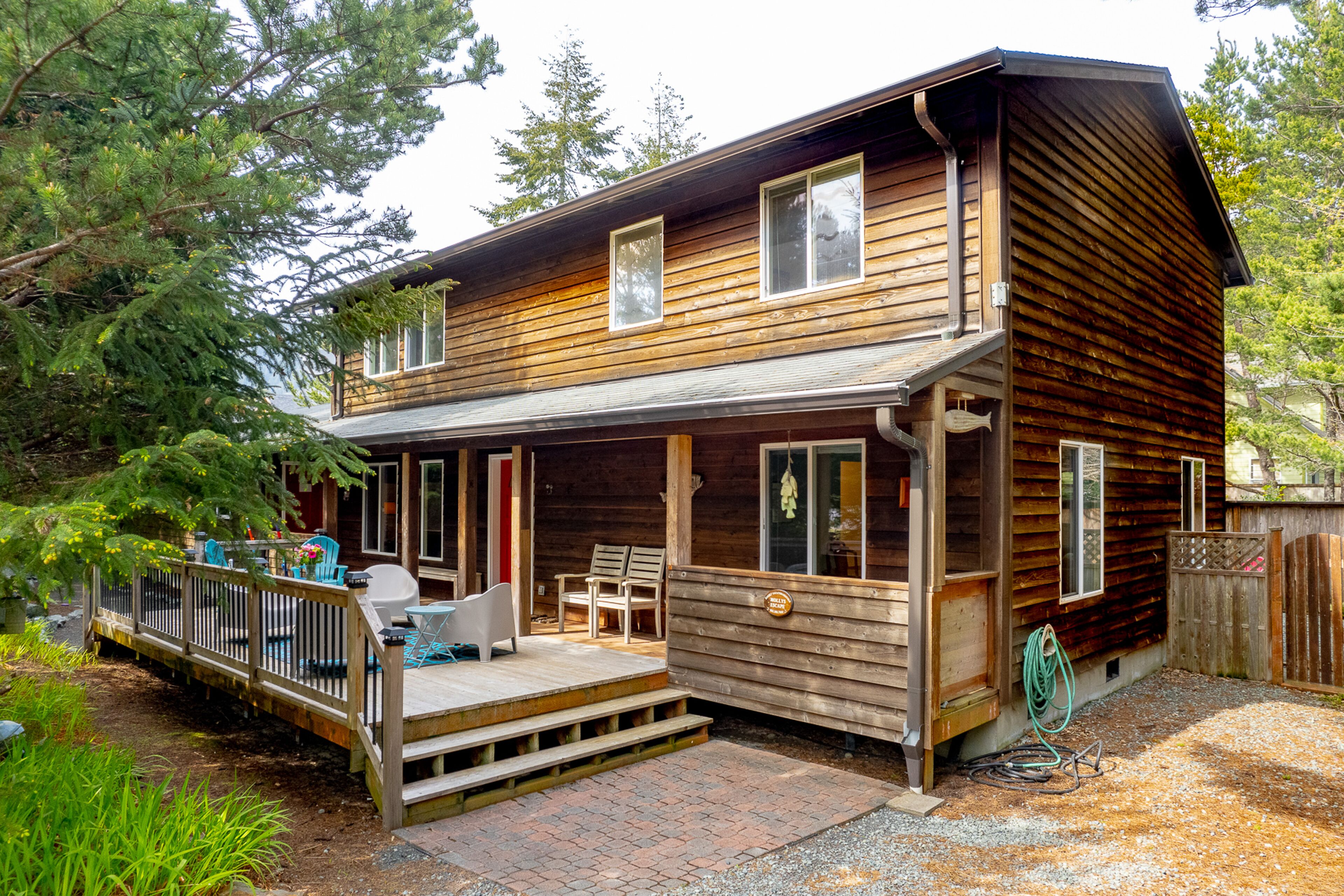 2-story home with deck, gas grill, Ping-Pong, foosball, cornhole, W/D, game room