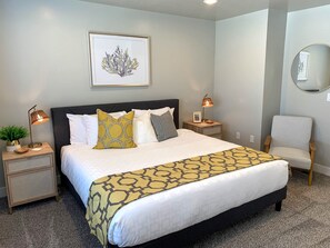 3 bedrooms, desk, iron/ironing board, Internet
