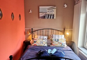 2 makuuhuonetta, silitysrauta/-lauta, Wi-Fi, vuodevaatteet