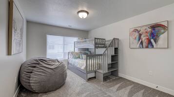 3 chambres, lit parapluie, Wi-Fi gratuit, draps fournis