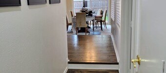 Intimate Bright Mid Century Modern w/ High Ceilings in HEART of Dallas, 