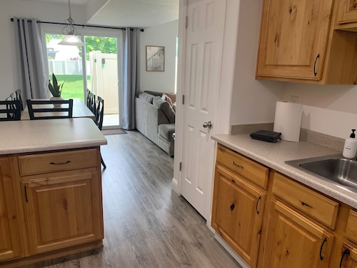 Cozy Townhome Gathering Spot