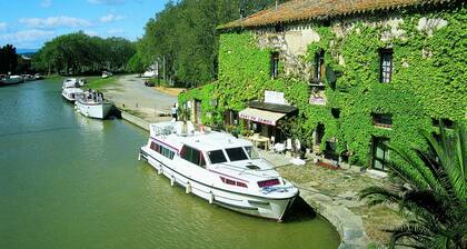 L'octroi, Maison de village avec patio
