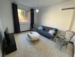 TV - L'octroi, Village house with patio (Ferrals-les-Corbières)