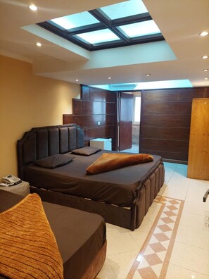 Habitación Signature con 1 cama doble o 2 individuales, 2 camas dobles | Ropa de cama de alta calidad y colchones viscoelásticos