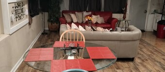 Adorable Spacious Apt with Private Entrance Close to Downtown Dallas