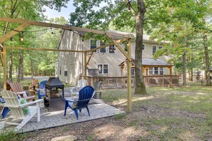Outdoor dining - Game Room + Home Theater! Immaculate Poconos Lodge (Albrightsville)