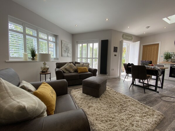 Smart TV - Newly Built & Stunning Ground Floor Property (Westbrook)