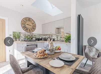 Newly Built & Stunning Ground Floor Property