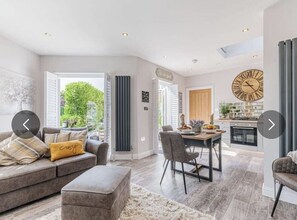 Smart TV - Newly Built & Stunning Ground Floor Property (Westbrook)