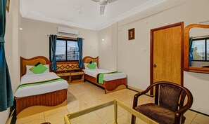 Room - Treebo Eagle Executive (Pune)