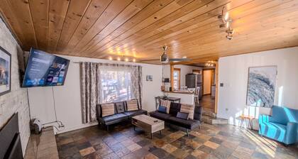 Mountain-side home base with fireplace, WiFi, full kitchen & patio with firepit