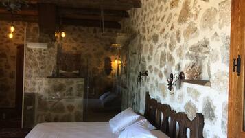 Deluxe Room | Minibar, in-room safe, individually furnished, desk