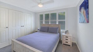 4 bedrooms, iron/ironing board, free WiFi, bed sheets
