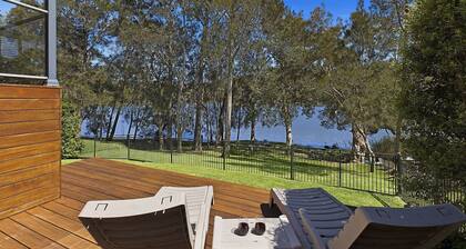 Avoca Beach Lakehouse - 450m walk to Avoca Beach