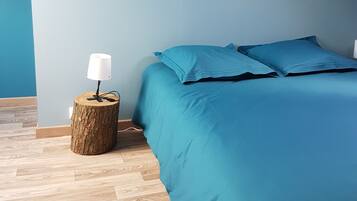 4 chambres, fer et planche à repasser, lit parapluie, Wi-Fi gratuit